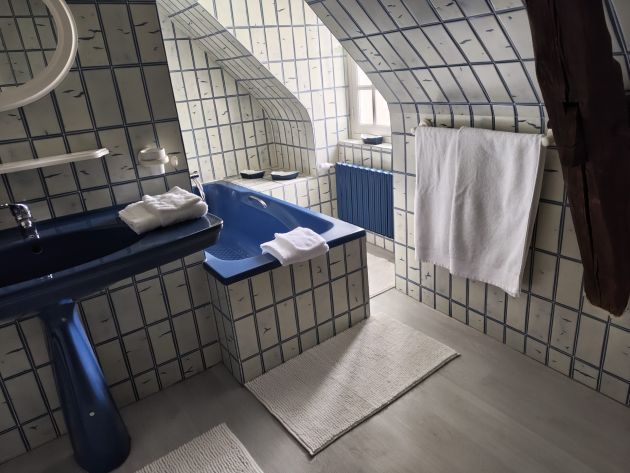 Le Jardin des oiseaux - Chambre d'hôtes à Coteaux-sur-Loire - vue intérieure salle de bain