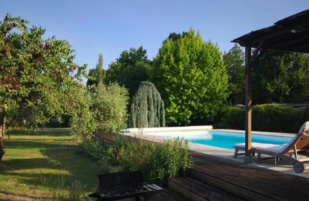 Le Jardin des oiseaux - Chambre d'hôtes à Coteaux-sur-Loire - vue extérieure - piscine
